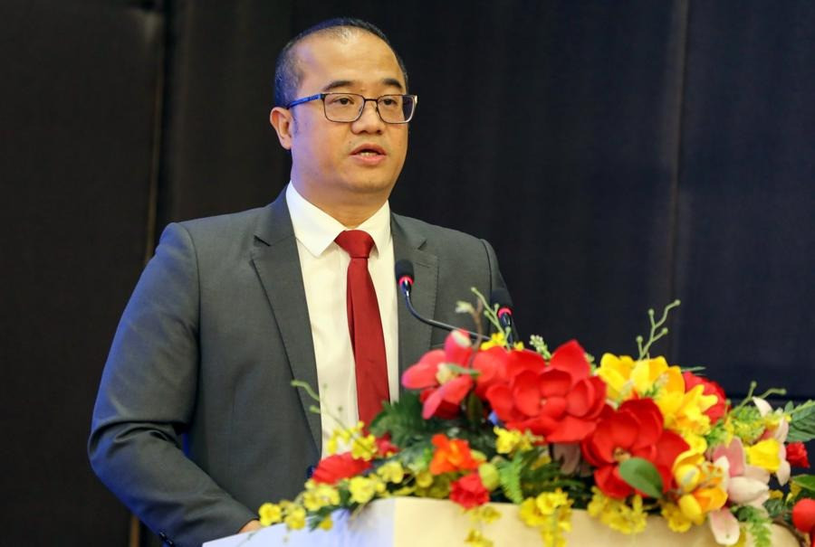 PGS.TS. Nguyễn Trúc Lê, Chủ tịch Hội đồng Trường Đại học Kinh tế - Đại học Quốc gia Hà Nội, phát biểu tại Diễn đàn. Ảnh: Việt Dũng.