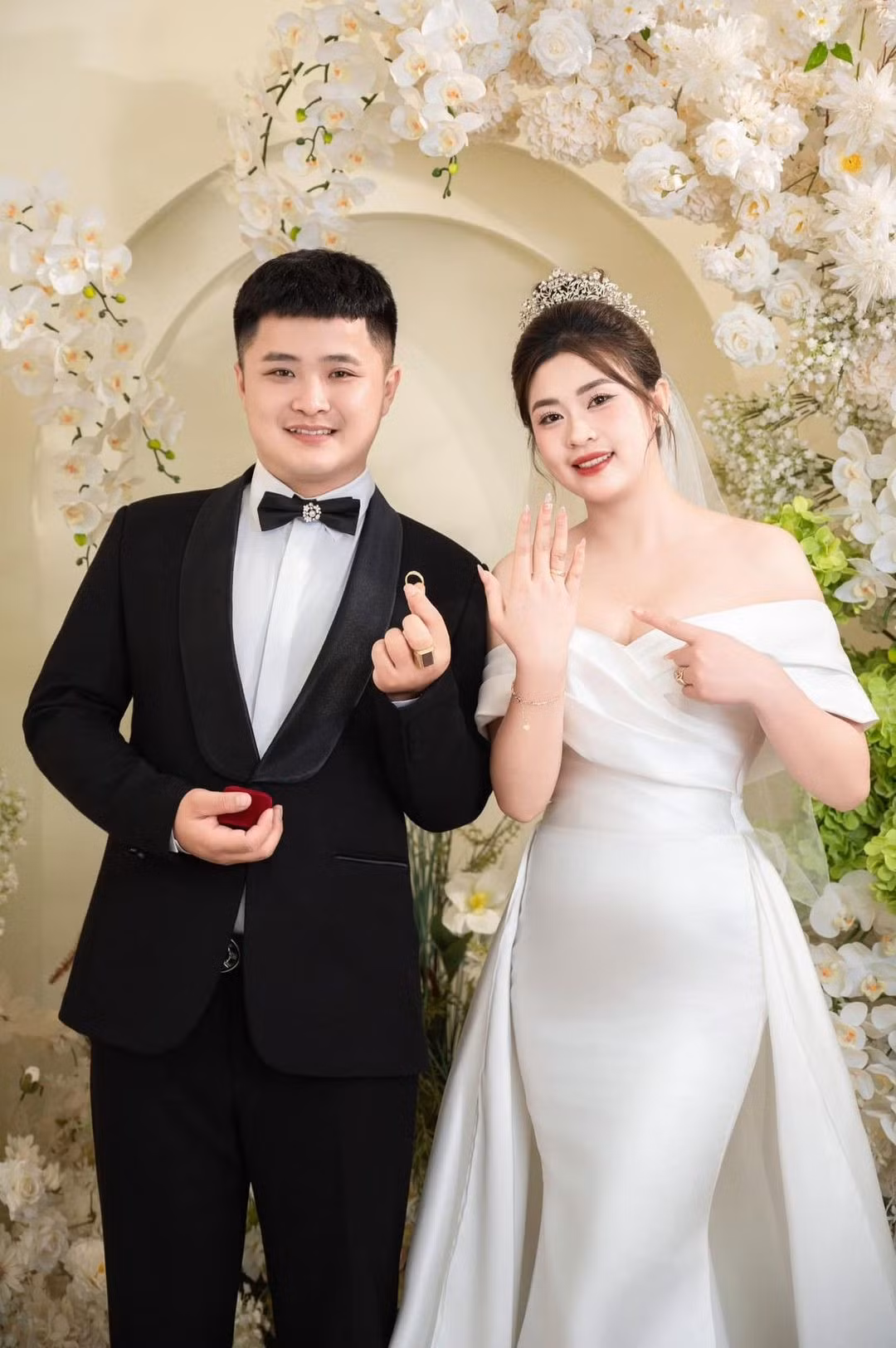 Đám cưới của cặp đôi diễn ra vào ngày 10/4 tại Thái Nguyên. Đám cưới của cặp đôi diễn ra vào ngày 10/4 tại Thái Nguyên.