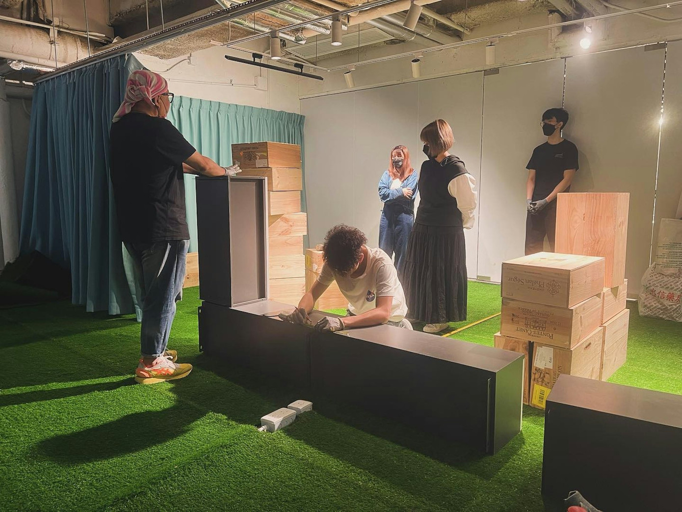 Lý San San mở studio cùng bạn bè sau khi rời showbiz. Ảnh: IG. Lý San San mở studio cùng bạn bè sau khi rời showbiz. Ảnh: IG.