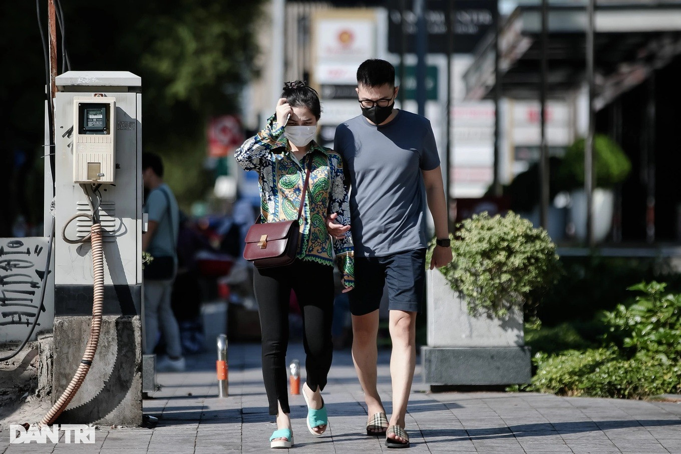 Nam Bộ vẫn ở trong cao điểm nắng nóng, nhiều nơi ghi nhận mức nhiệt cao trên 38 độ C dù đã ở cuối mùa khô (Ảnh: Nam Anh).