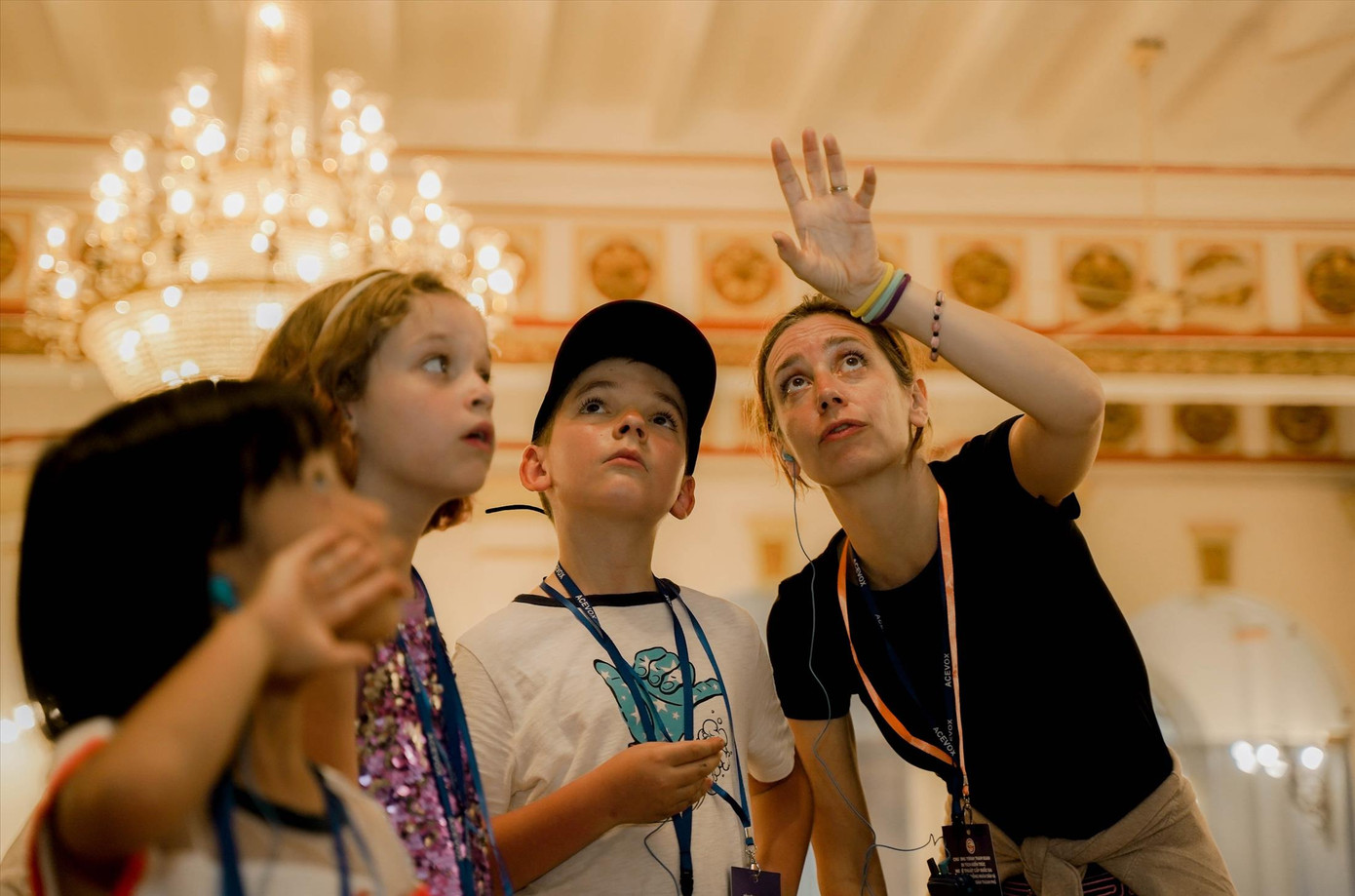 Du khách tham quan miễn phí toà nhà trụ sở UBND TPHCM Du khách tham quan miễn phí toà nhà trụ sở UBND TPHCM