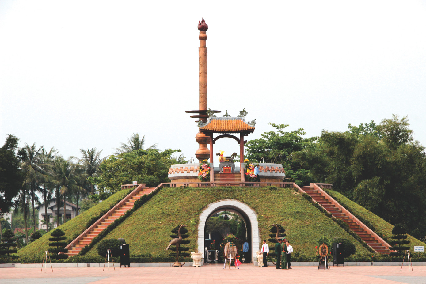 Khu di tích Quốc gia đặc biệt Thành Cổ Quảng Trị.