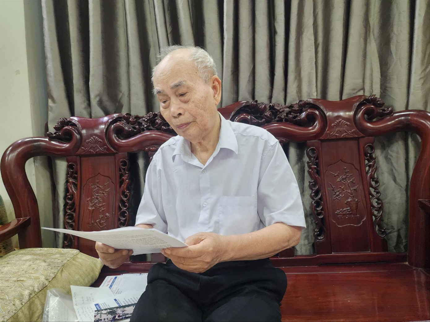 Ông Nguyễn Thụ kể lại những kỷ niệm trong ngày tiến về Giải phóng Thủ đô. Ông Nguyễn Thụ kể lại những kỷ niệm trong ngày tiến về Giải phóng Thủ đô.