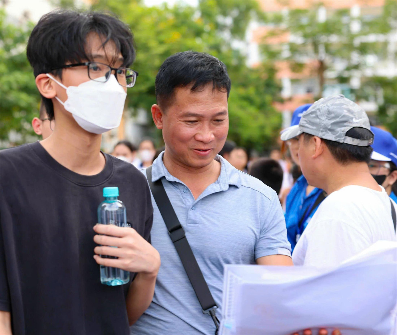 Phụ huynh, nhà trường mới chỉ quan tâm định hướng thi lớp 10, tuyển sinh ĐH cho học sinh, chưa thực sự hướng nghiệp sớm. Ảnh: Như Ý Phụ huynh, nhà trường mới chỉ quan tâm định hướng thi lớp 10, tuyển sinh ĐH cho học sinh, chưa thực sự hướng nghiệp sớm. Ảnh: Như Ý