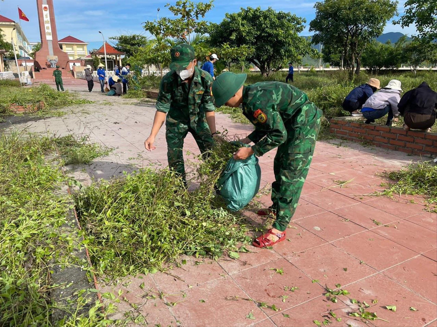 Màu áo xanh của tuổi trẻ Quảng Bình trải khắp các địa bàn trong Ngày Chủ nhật xanh Màu áo xanh của tuổi trẻ Quảng Bình trải khắp các địa bàn trong Ngày Chủ nhật xanh