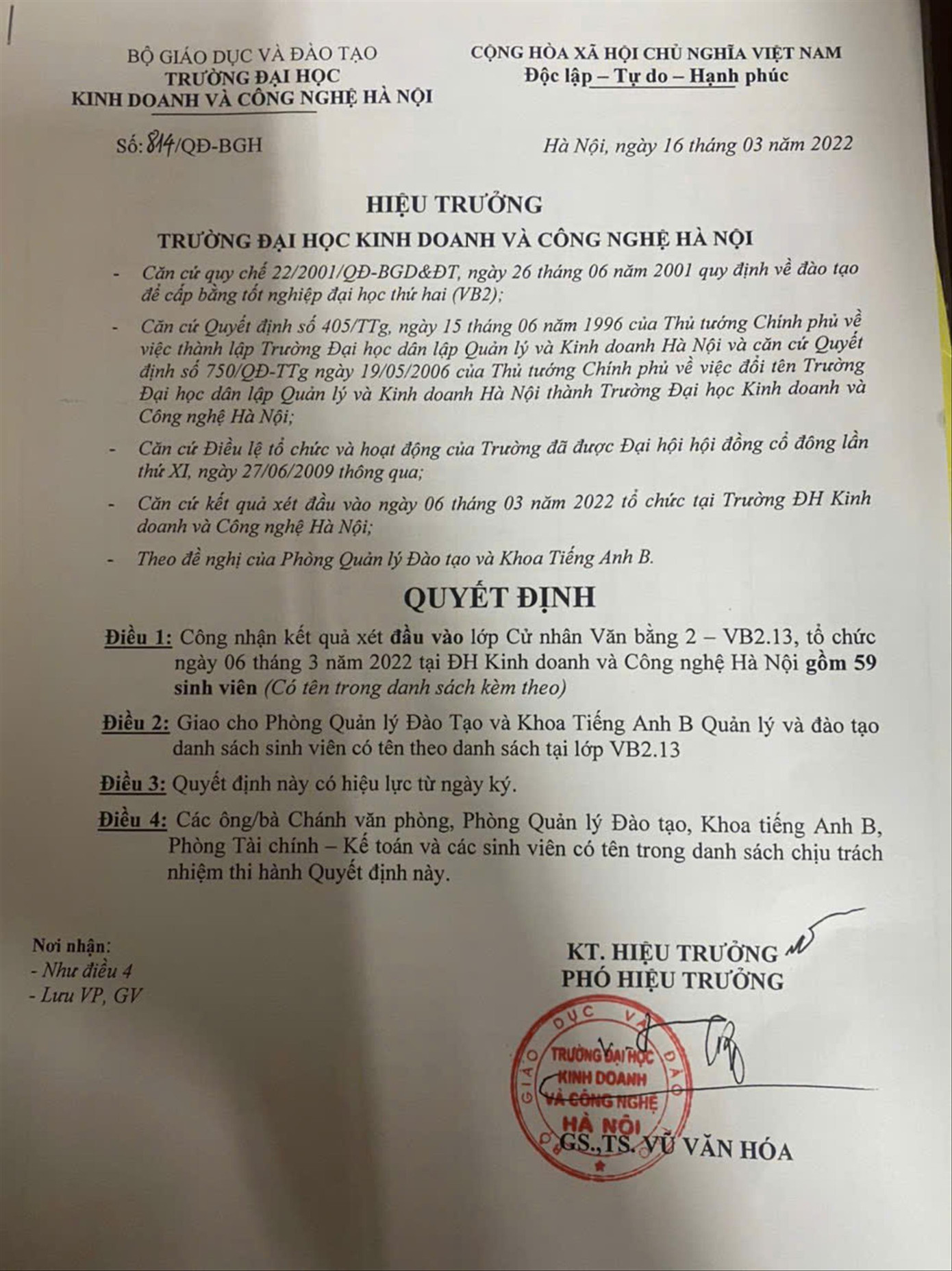 Quyết định công nhận trúng tuyển có dấu đỏ của Trường ĐH Kinh doanh và Công nghệ nhưng lại không được công nhận. Ảnh: Sinh viên cung cấp Quyết định công nhận trúng tuyển có dấu đỏ của Trường ĐH Kinh doanh và Công nghệ nhưng lại không được công nhận. Ảnh: Sinh viên cung cấp