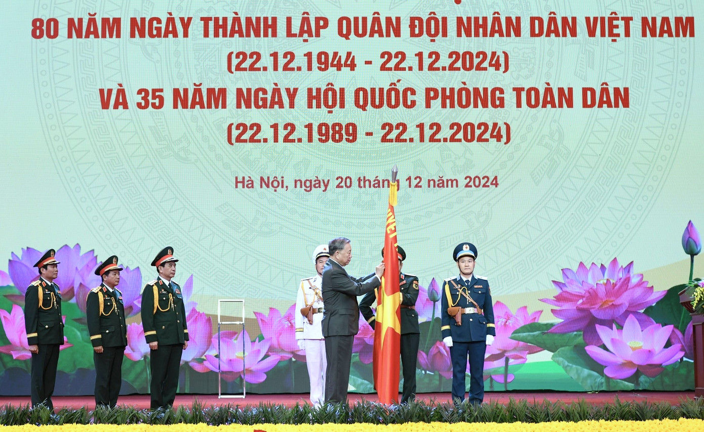 Tổng Bí thư Tô Lâm - Bí thư Quân ủy Trung ương trao Huân chương Hồ Chí Minh tặng Quân đội nhân dân Việt Nam, ngày 20/12/2024. Ảnh: Như Ý Tổng Bí thư Tô Lâm - Bí thư Quân ủy Trung ương trao Huân chương Hồ Chí Minh tặng Quân đội nhân dân Việt Nam, ngày 20/12/2024. Ảnh: Như Ý