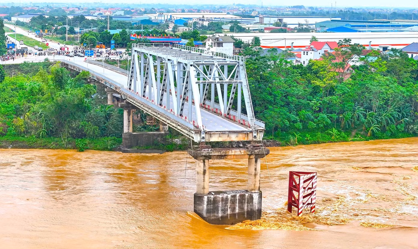 Đề xuất chi hơn 800 tỷ đồng để xây dựng lại cầu Phong Châu (Phú Thọ)