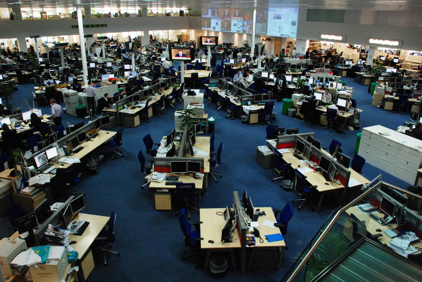 Trong 2 năm, Reuters và các chuyên gia công nghệ đã phát triển Reuters News Tracer cho phép các nhà báo phát hiện và xác thực tin tức theo thời gian thực trên mạng xã hội X. Ảnh: Reuters