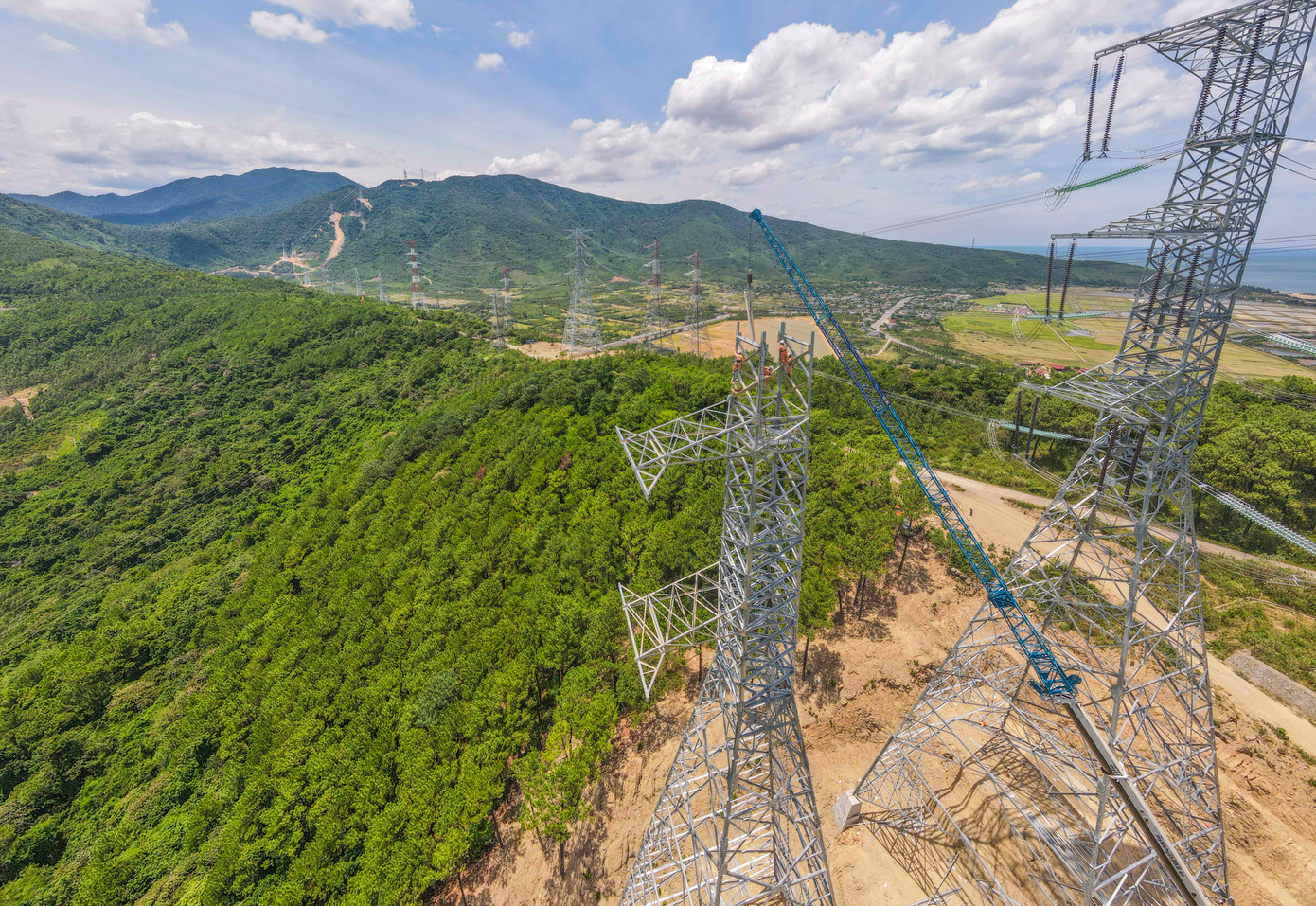 Toàn tuyến đường dây đang về đích Toàn tuyến đường dây đang về đích