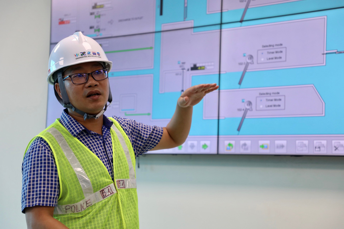 Phòng điều khiển toàn bộ dự án Phòng điều khiển toàn bộ dự án