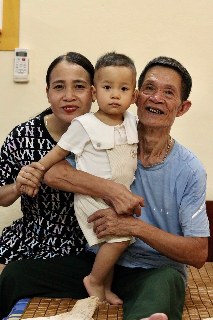 Đời thường của thương binh Nguyễn Hồng Dậu bên con cháu.