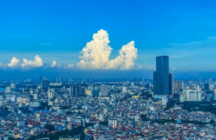 Một lãnh đạo cơ sở của Hà Nội cho rằng nhà dân làm trong ngõ nhỏ, vi phạm trật tự xây dựng từ thời điểm trước xử lý rất khó. Ảnh: Nghĩa Nguyễn