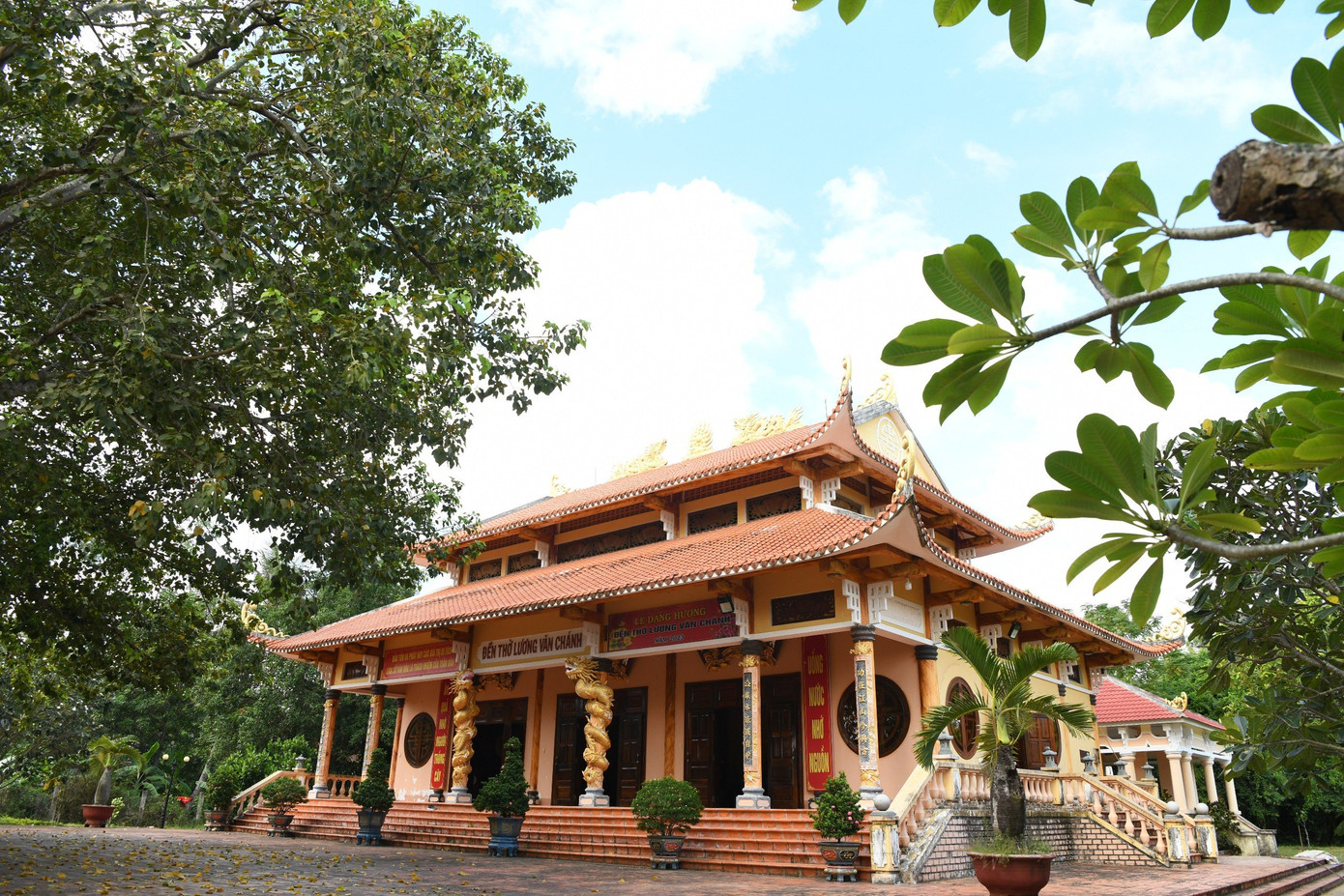 Đền thờ Lương Văn Chánh ở huyện Phú Hoà, tỉnh Phú Yên. Ảnh: Như Ý Đền thờ Lương Văn Chánh ở huyện Phú Hoà, tỉnh Phú Yên. Ảnh: Như Ý