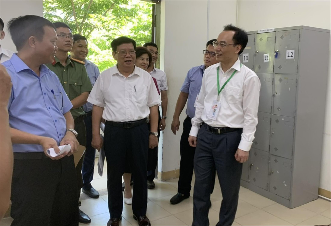 Đoàn kiểm tra số 3 của Bộ GD&amp;ĐT kiểm tra công tác tổ chức thi tốt nghiệp THPT năm 2024 tại tỉnh Quảng Nam sáng 12/6. Ảnh: Nghiêm Huê