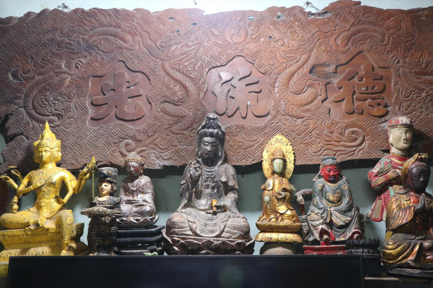 Một góc bộ sưu tập tượng cổ liên quan đến tôn giáo, tín ngưỡng của ông Trần Thái Bình. Một góc bộ sưu tập tượng cổ liên quan đến tôn giáo, tín ngưỡng của ông Trần Thái Bình.