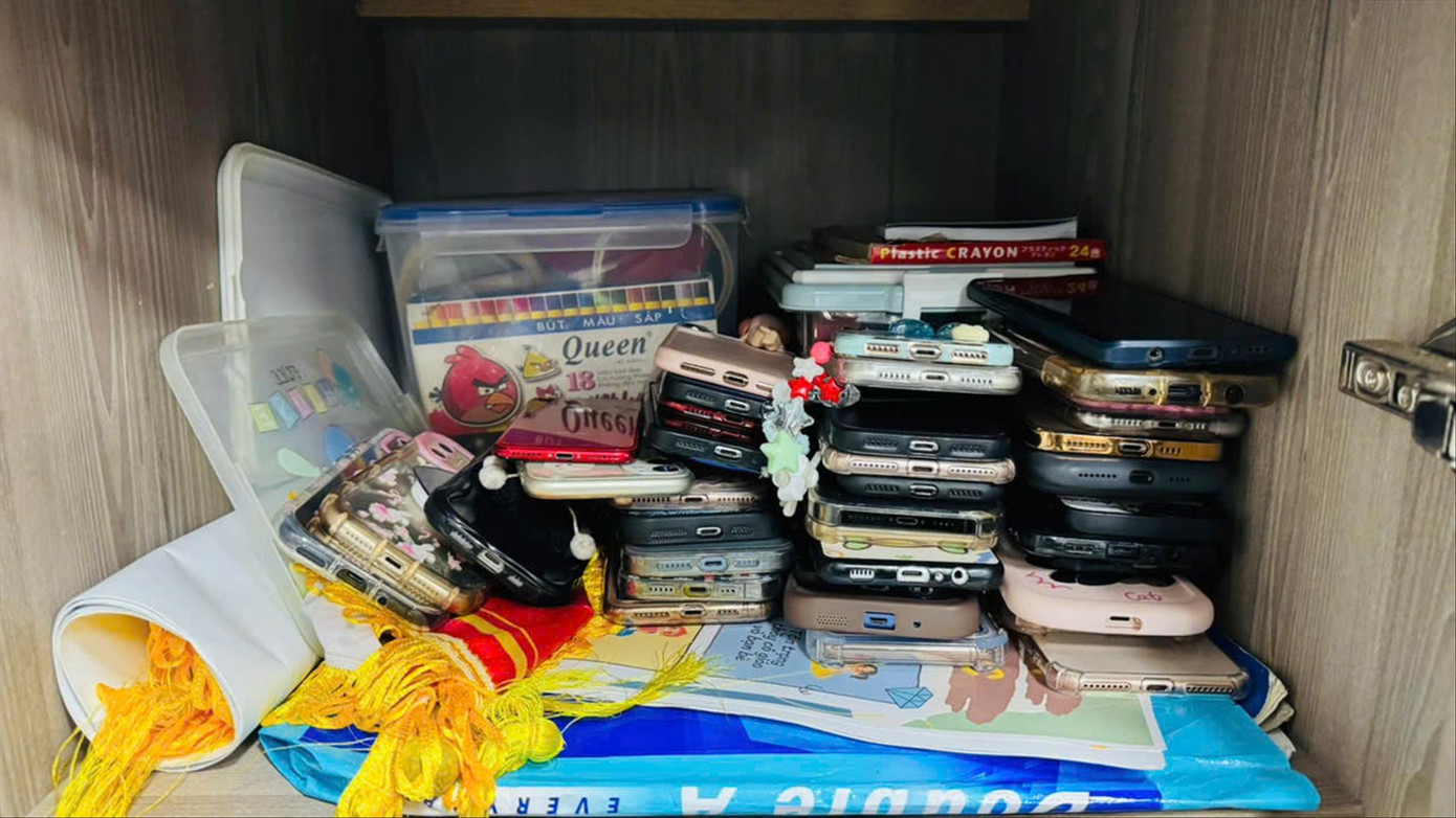 Một chiếc hộp đặc biệt tại lớp học. Ảnh: NGHIÊM HUÊ Một chiếc hộp đặc biệt tại lớp học. Ảnh: NGHIÊM HUÊ