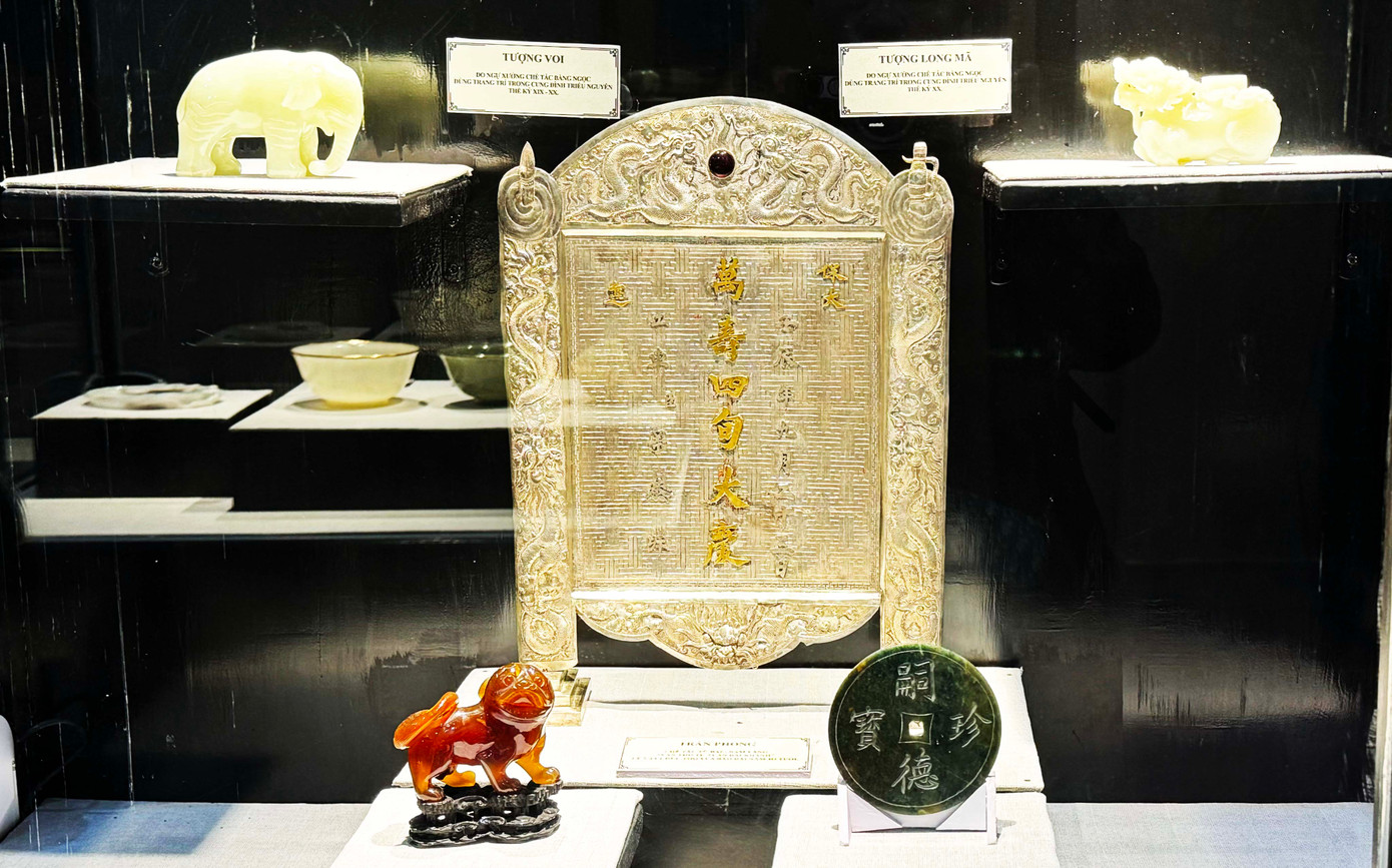 Một số bảo vật triều Nguyễn được lưu giữ tại Bảo tàng Lâm Đồng.