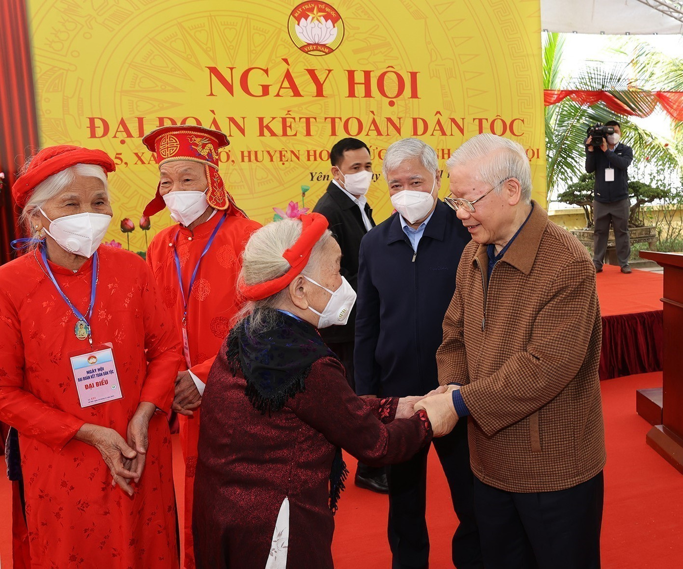 Tổng Bí thư Nguyễn Phú Trọng dự Ngày hội Đại đoàn kết toàn dân tộc tại thôn 5, xã Yên Sở, huyện Hoài Đức, thành phố Hà Nội, ngày 14/11/2021. Ảnh: Trí Dũng-TTXVN.