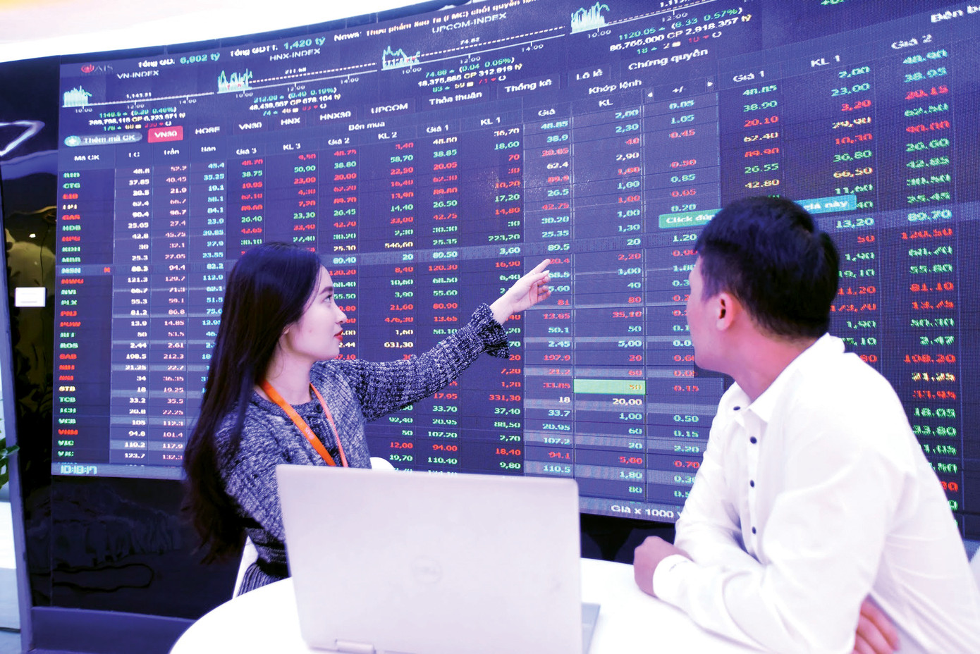 24 năm phát triển, thị trường chứng khoán đạt vốn hóa 300 tỷ USD. Ảnh: Minh Dũng