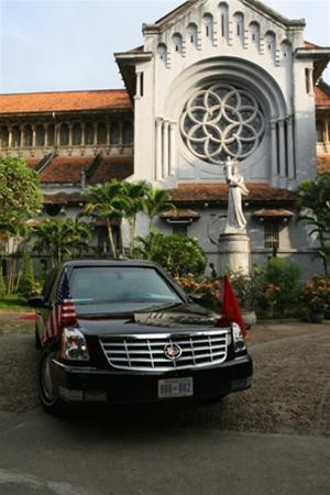 Tổng thống Bush và phu nhân đi lễ nhà thờ Cửa Bắc ảnh 6 Tổng thống Bush và phu nhân đi lễ nhà thờ Cửa Bắc ảnh 6