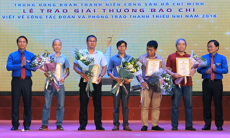 Báo Tiền Phong đạt nhiều giải cao viết về công tác Đoàn 2018 ảnh 6