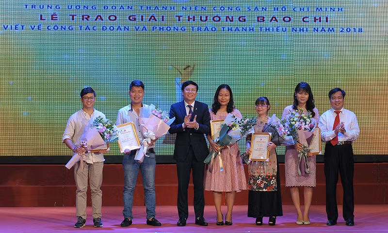 Báo Tiền Phong đạt nhiều giải cao viết về công tác Đoàn 2018 ảnh 5