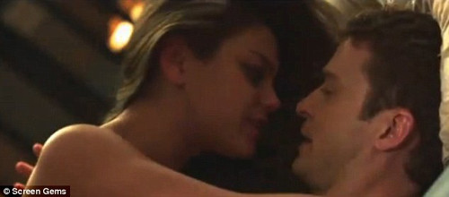 Trong khi nữ diễn viên Mila Kunis cũng hết lời khen ngợi bạn diễn