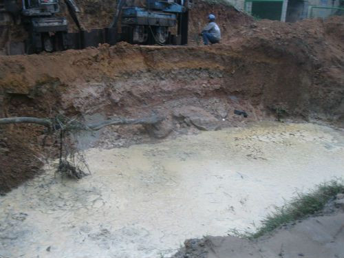 Sự cố vỡ ống nước trên Đại Lộ Thăng Long vào chiều qua đã làm ảnh hưởng đến hàng nghìn hộ dân ở nội thành Hà Nội. Sự cố vỡ ống nước trên Đại Lộ Thăng Long vào chiều qua đã làm ảnh hưởng đến hàng nghìn hộ dân ở nội thành Hà Nội