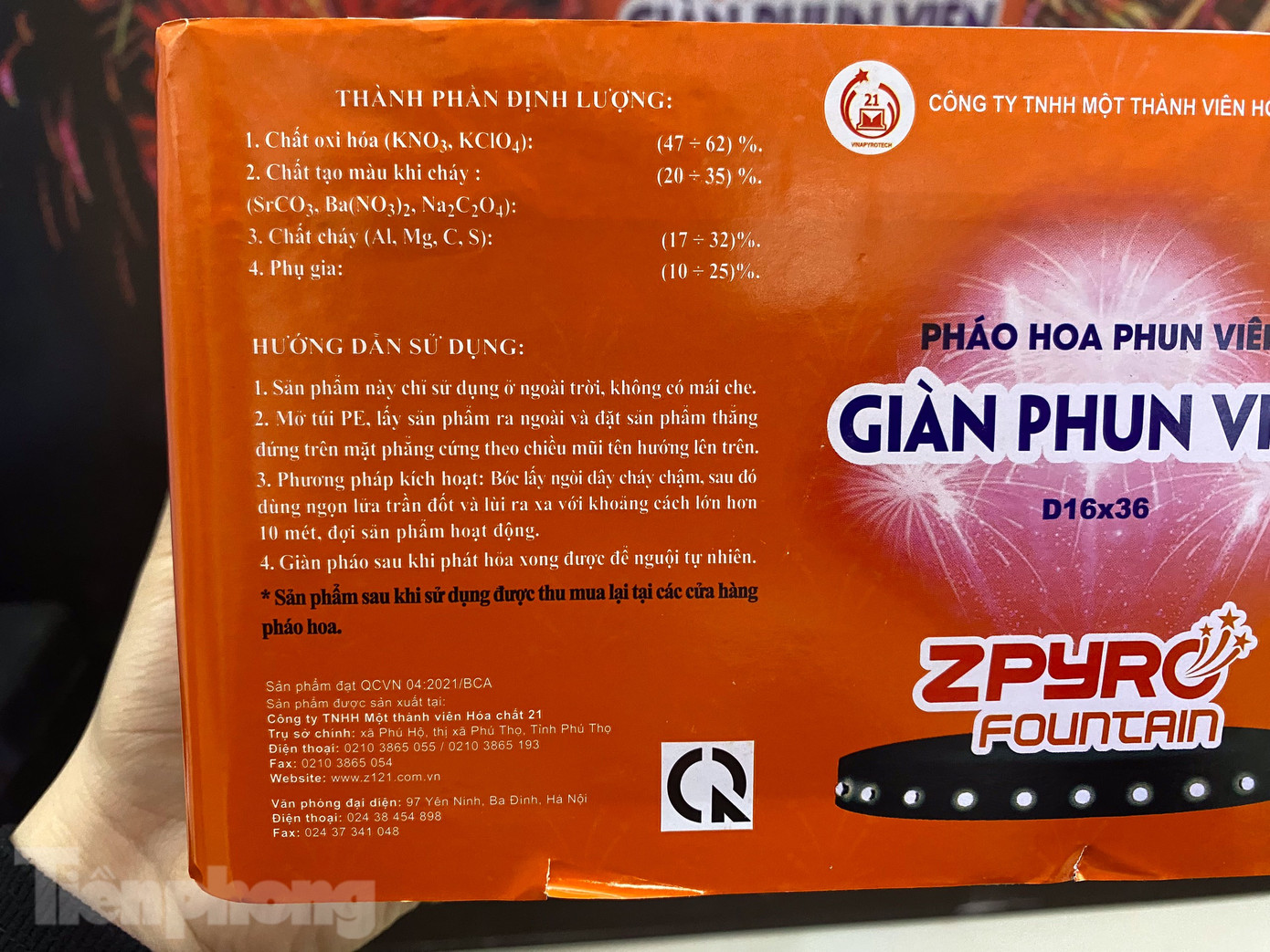 Các sản phẩm pháo hoa chính hãng đều ghi rõ thông tin chi tiết trên bao bì. Ảnh: Trần An. Các sản phẩm pháo hoa chính hãng đều ghi rõ thông tin chi tiết trên bao bì. Ảnh: Trần An.