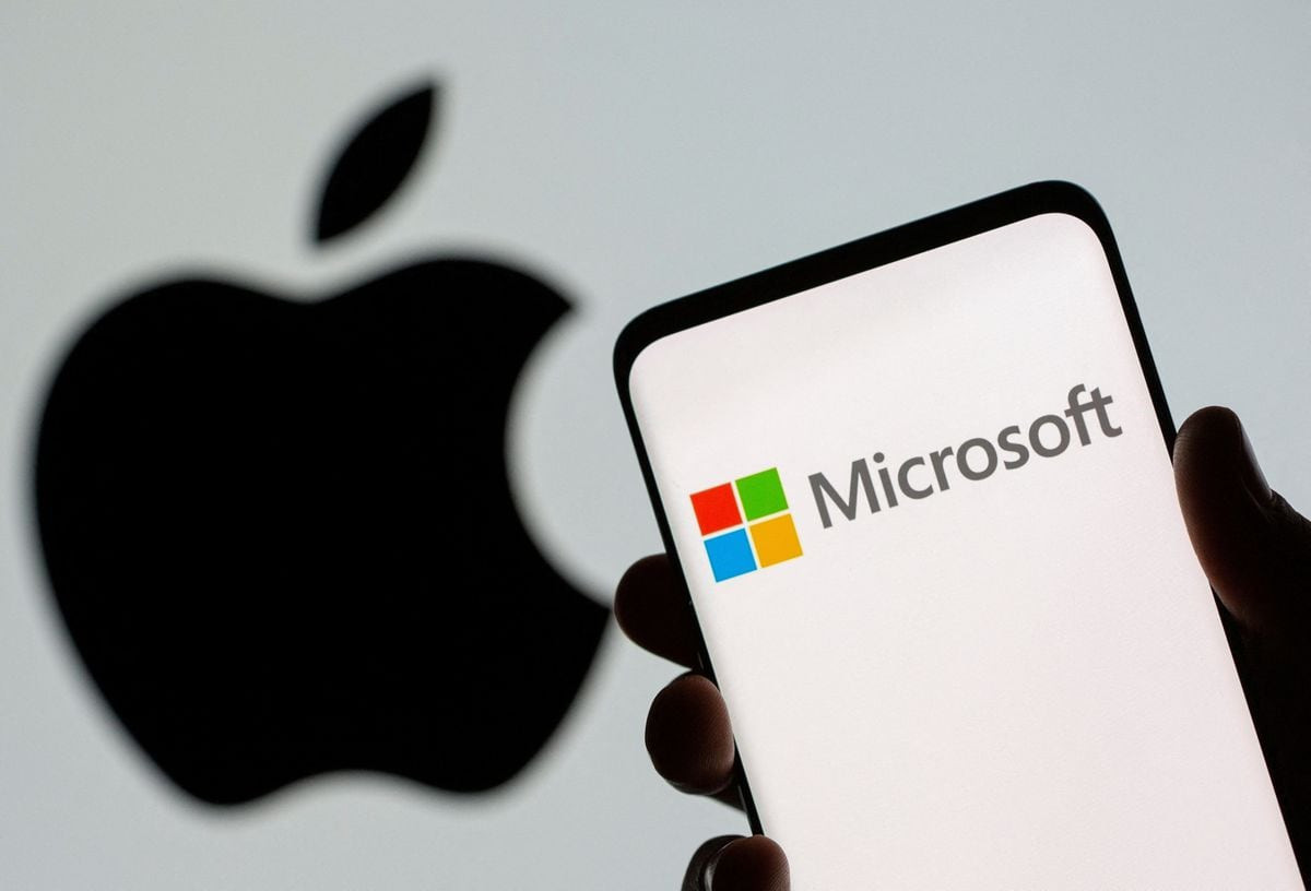Microsoft và Apple cạnh tranh gay gắt trong vài năm trở lại đây.