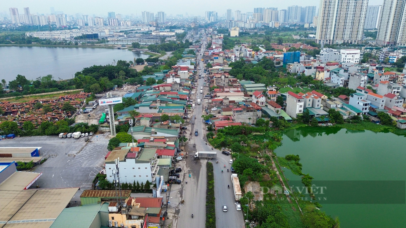 Năm 2012, Hà Nội phê duyệt chủ trương Dự án đầu tư xây dựng đường Tam Trinh (quận Hoàng Mai) dài khoảng 3,5 km, điểm đầu nối với đường Minh Khai, điểm cuối giao với đường Vành đai 3 với tổng mức đầu tư 2.066 tỷ đồng. Dự án khởi công từ năm 2016, dự kiến hoàn thành sau 3 năm nhưng đến nay vẫn chưa thể thi công vì nhiều lý do, trong đó khó khăn lớn nhất là công tác giải phóng mặt bằng. Năm 2012, Hà Nội phê duyệt chủ trương Dự án đầu tư xây dựng đường Tam Trinh (quận Hoàng Mai) dài khoảng 3,5 km, điểm đầu nối với đường Minh Khai, điểm cuối giao với đường Vành đai 3 với tổng mức đầu tư 2.066 tỷ đồng. Dự án khởi công từ năm 2016, dự kiến hoàn thành sau 3 năm nhưng đến nay vẫn chưa thể thi công vì nhiều lý do, trong đó khó khăn lớn nhất là công tác giải phóng mặt bằng.
