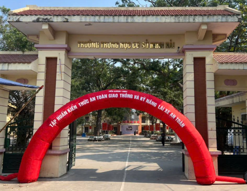 Đặc biệt, HEAD Tiến Cường còn tổ chức chương trình THAY DẦU MIỄN PHÍ cho các thầy cô cùng phụ huynh học sinh nhằm tri ân tới tất cả quý khách hàng đã và đang sử dụng các dịch vụ của cửa hàng xe máy Tiến Cường.