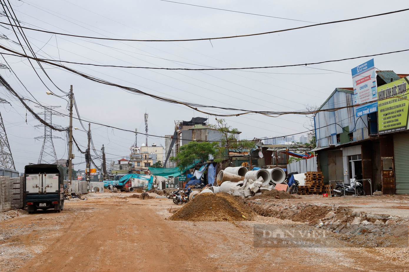 Hiện nay, các địa điểm có mặt bằng sạch, nhà thầu đang tập trung nguồn lực triển khai máy móc, vật tư phục vụ thi công dự án. Hiện nay, các địa điểm có mặt bằng sạch, nhà thầu đang tập trung nguồn lực triển khai máy móc, vật tư phục vụ thi công dự án.