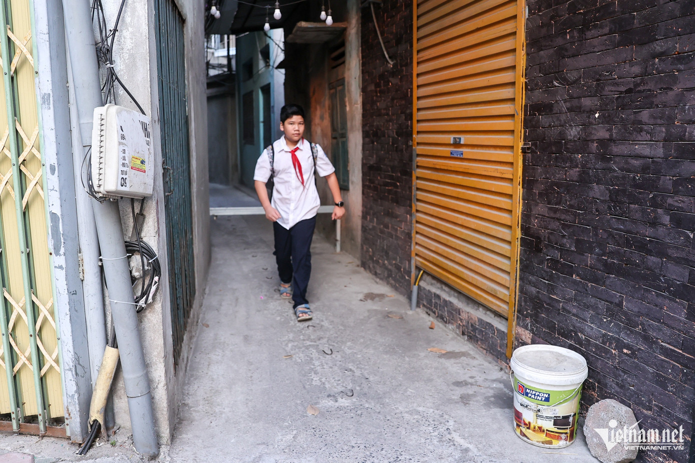 Barie có chiều cao khoảng 40cm, không ảnh hưởng đến việc đi bộ.