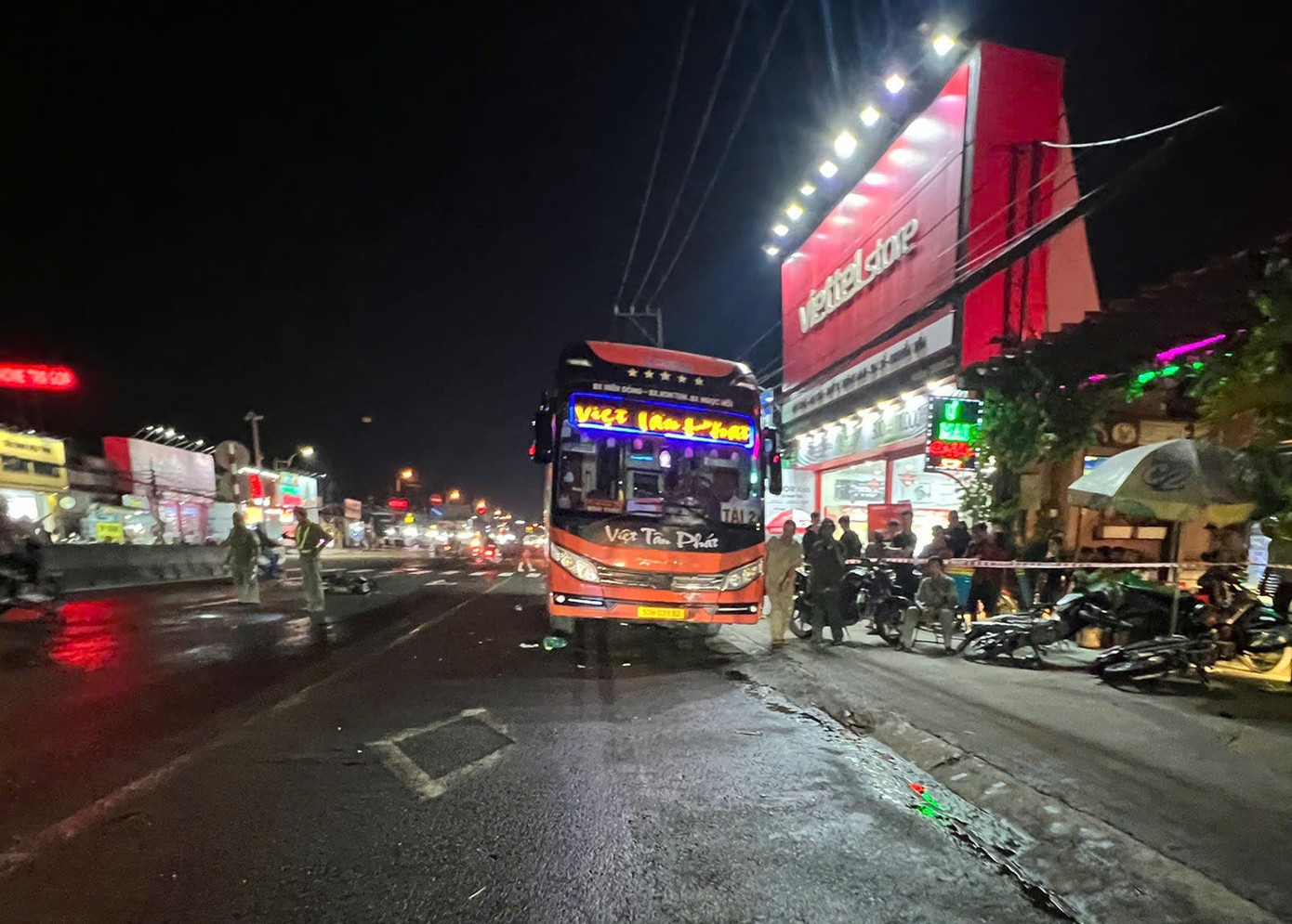 Hiện trường vụ tai nạn làm một người tử vong. Ảnh: T.T