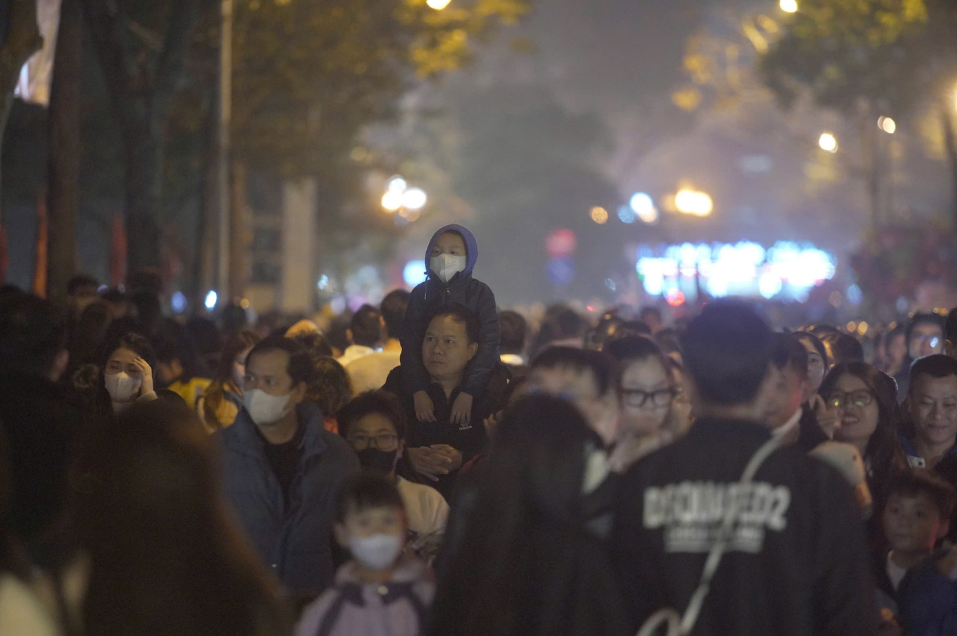 Rực rỡ pháo hoa đón năm mới 2025 ảnh 51 Rực rỡ pháo hoa đón năm mới 2025 ảnh 51