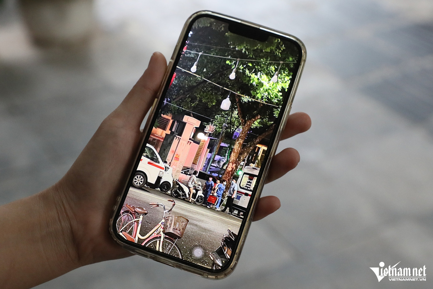 Vụ tai nạn khiến 2 người bị thương trên phố Trần Hưng Đạo. Ảnh: Đình Hiếu Vụ tai nạn khiến 2 người bị thương trên phố Trần Hưng Đạo. Ảnh: Đình Hiếu