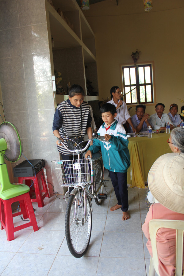 Trương Thị May vượt hơn 400 km từ thiện tại Đắk Lắk ảnh 2