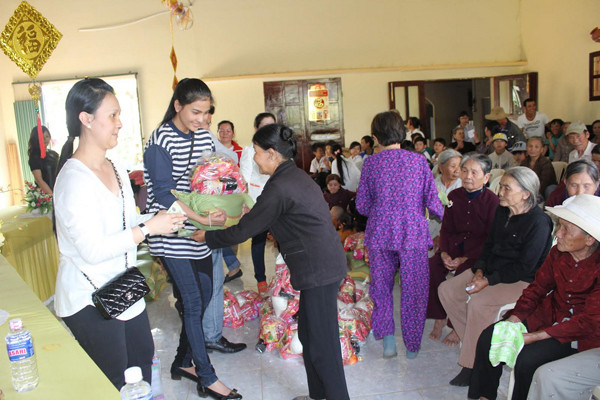 Trương Thị May vượt hơn 400 km từ thiện tại Đắk Lắk ảnh 6