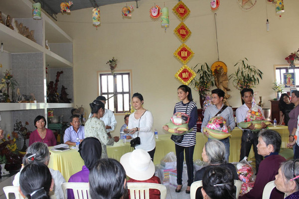 Trương Thị May vượt hơn 400 km từ thiện tại Đắk Lắk ảnh 5