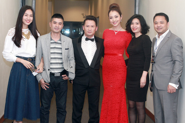 Jennifer Phạm mặc váy ren bó sát khoe thân hình quyến rũ ảnh 7