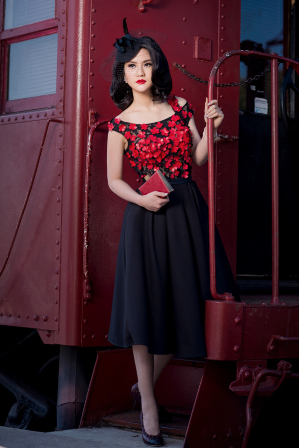 Tristine Trâm Bùi mặc xuyên thấu mà vẫn tinh tế ảnh 9