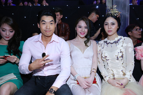 Trương Nam Thành thân mật bên gái 'lạ' ảnh 6