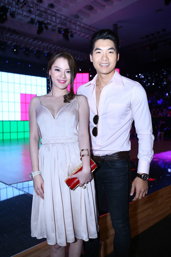 Trương Nam Thành thân mật bên gái 'lạ' ảnh 3