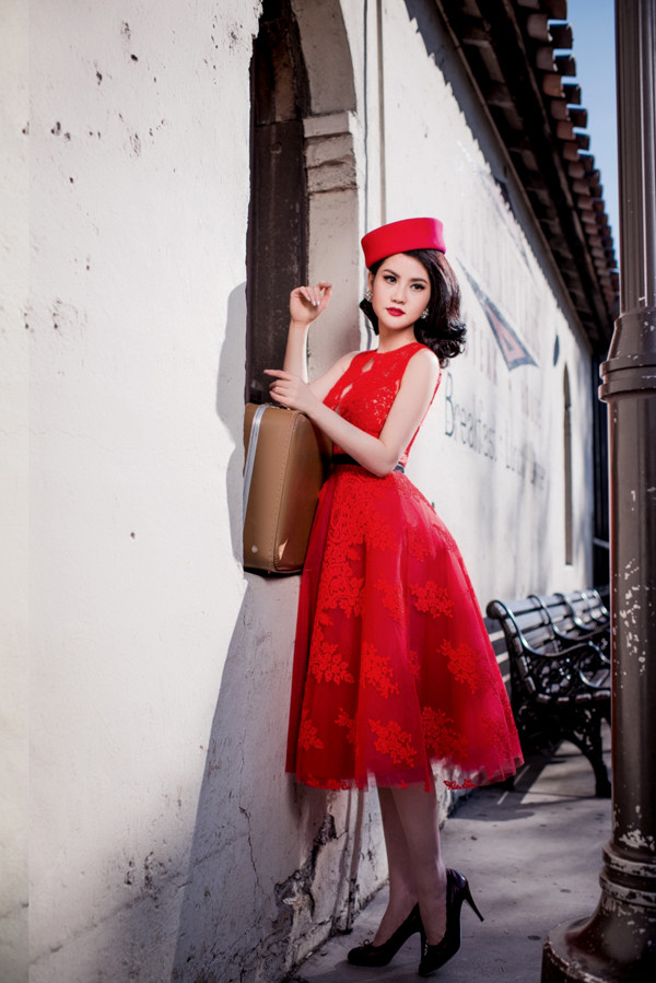 Tristine Trâm Bùi mặc xuyên thấu mà vẫn tinh tế ảnh 10