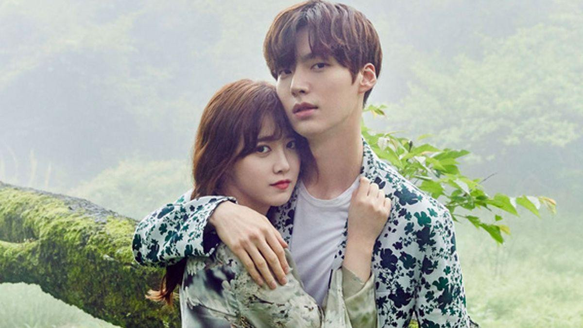 Goo Hye Sun (trái) và Ahn Jae Hyun (phải) đã trao nhau vô vàn yêu thương khi mới cưới. Goo Hye Sun (trái) và Ahn Jae Hyun (phải) đã trao nhau vô vàn yêu thương khi mới cưới.
