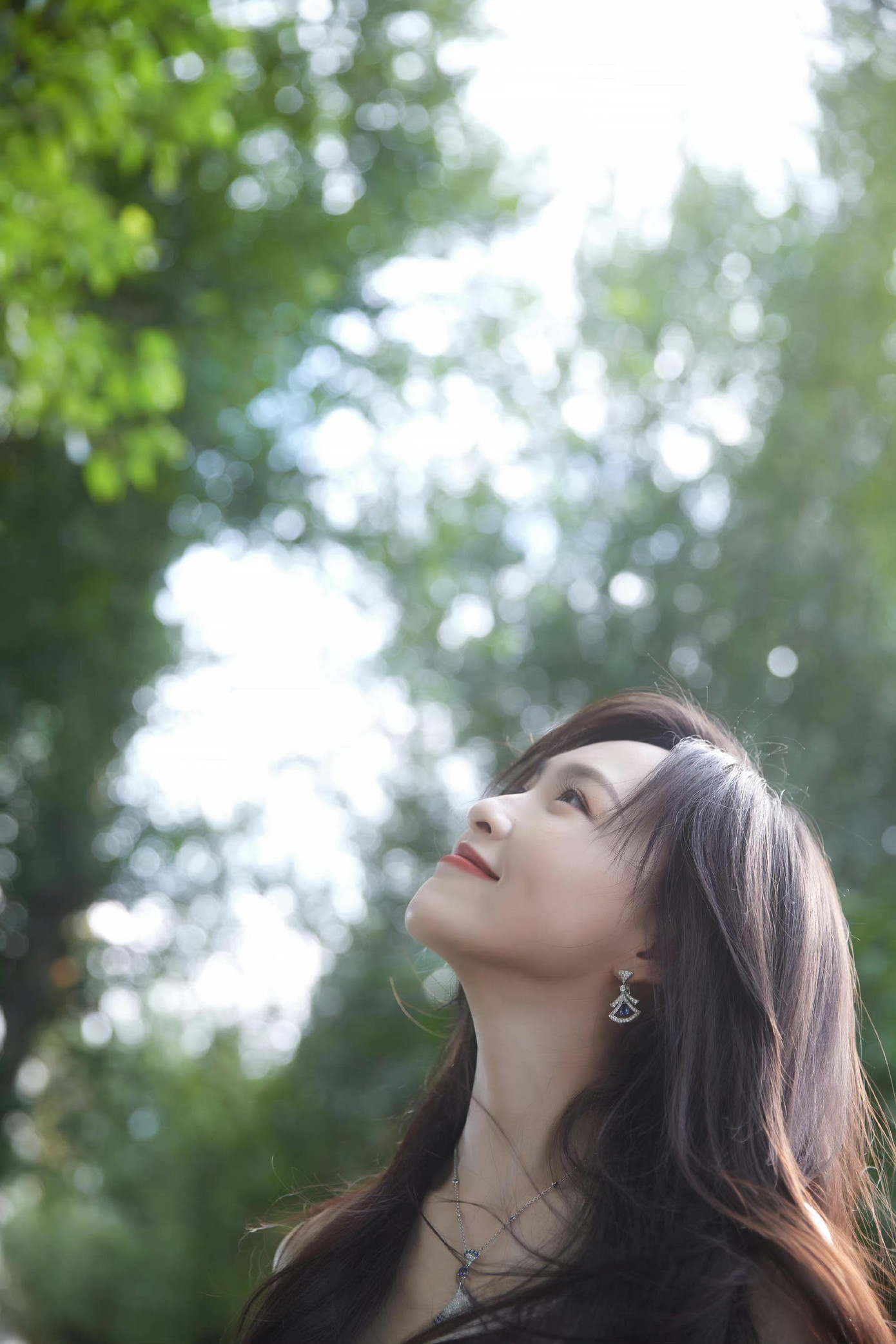 Ở tuổi 39, Đường Yên vẫn giữ nguyên nét đẹp thanh thuần, dịu dàng cùng làn da căng mịn. Ở tuổi 39, Đường Yên vẫn giữ nguyên nét đẹp thanh thuần, dịu dàng cùng làn da căng mịn.