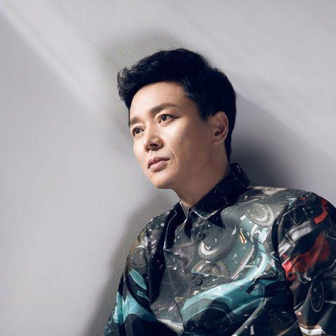 Lưu Dịch Quân là nghệ sĩ có tiếng trong làng giải trí Hoa ngữ. Lưu Dịch Quân là nghệ sĩ có tiếng trong làng giải trí Hoa ngữ.