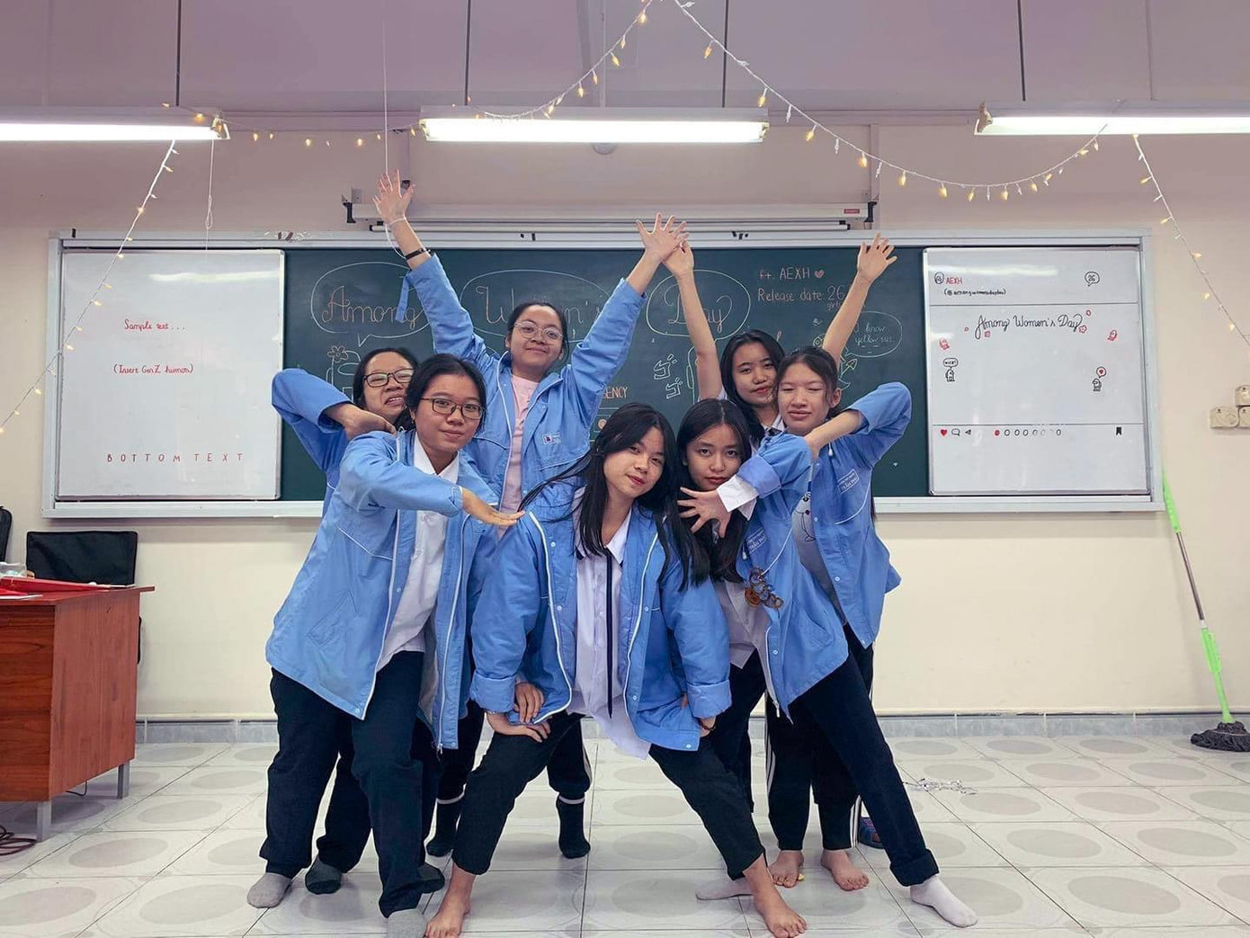 Các thành viên Tổ 1 đã gắn bó với Triệu Phương Anh trong rất nhiều bài thuyết trình. Các thành viên Tổ 1 đã gắn bó với Triệu Phương Anh trong rất nhiều bài thuyết trình.